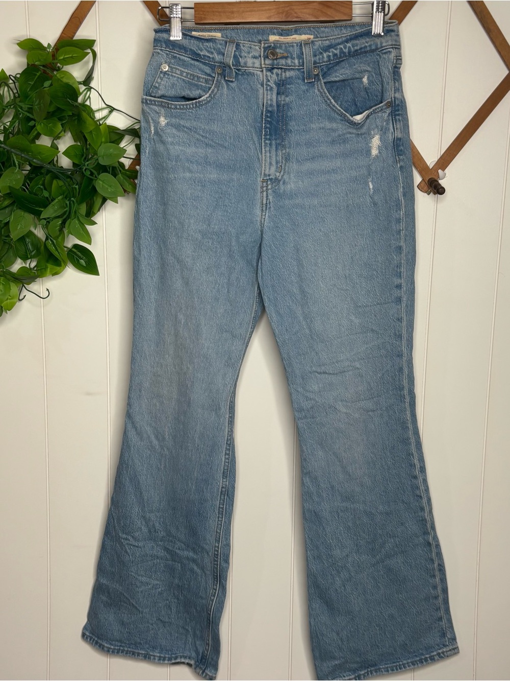 Levi’s 70’s High Flare Light Blue High-Rise Women's Jeans size 28
